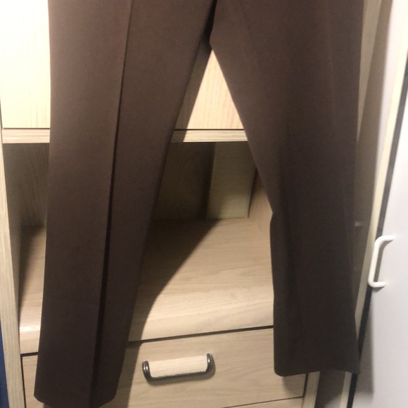 Brown pants size 8. AK- Anna Klein,logo one button, made in Indonesian. - Picture 7 of 7